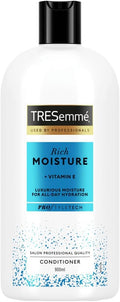 TRESemmé Moisture Rich Conditioner with vitamin E for dry, damaged hair 900 ml